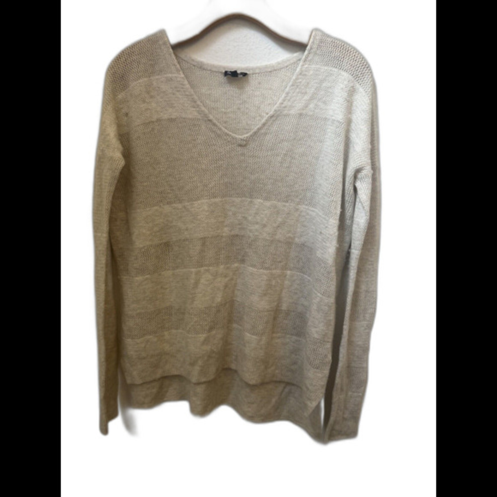 SPLENDID WHITE SWEATER SIZE MEDIUM (L10)
